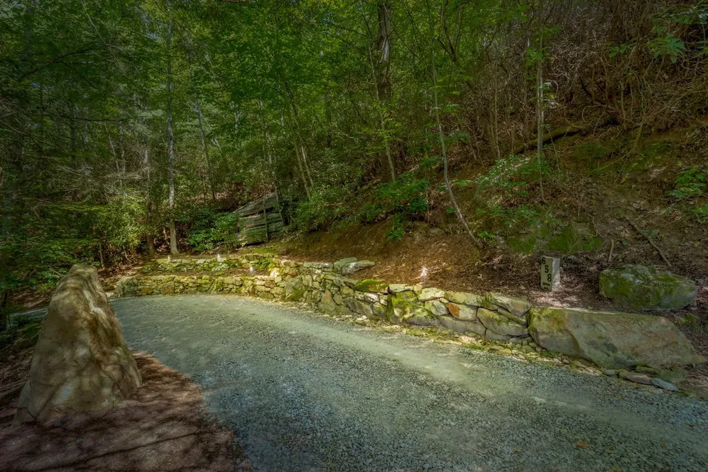 658 Johnson Road Brevard NC 28712