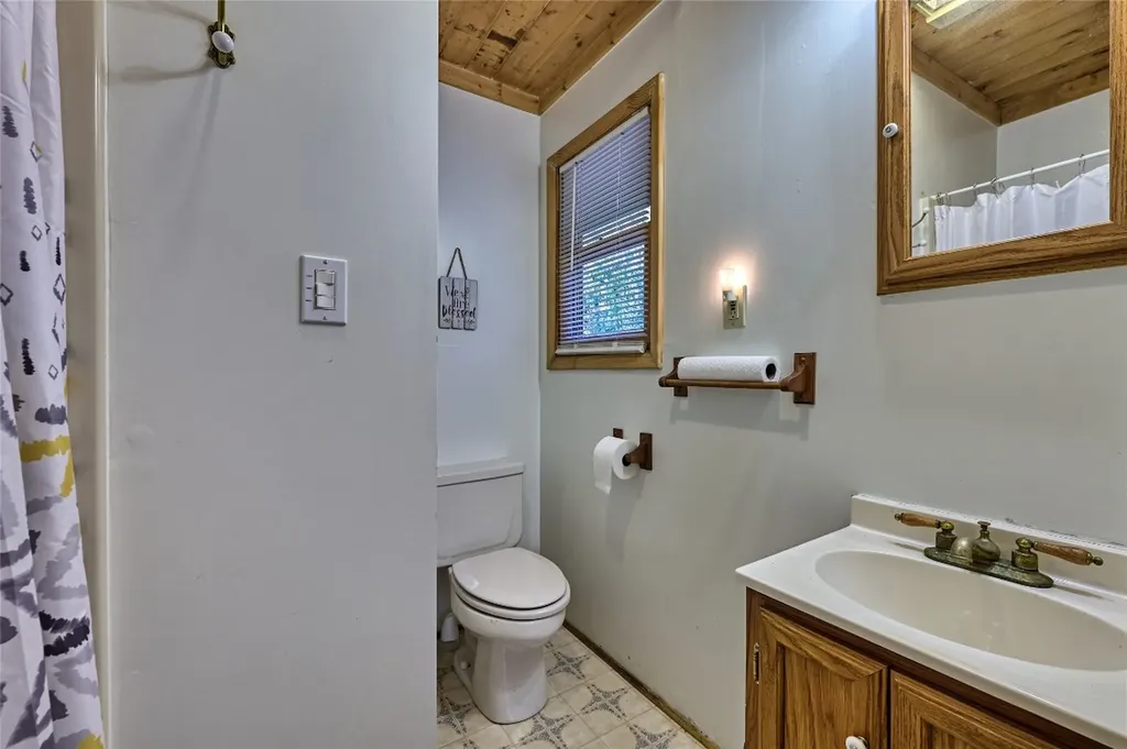 188 Valentine Lane Highlands NC 28741