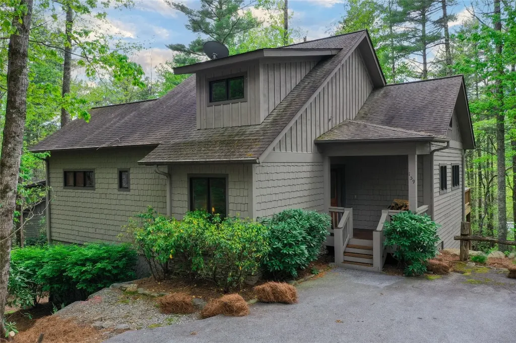 256 Scotch Highlands Loop Sapphire NC 28774
