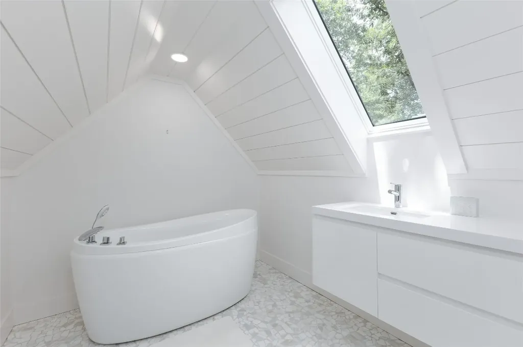 49 Kiwi Lane Sapphire NC 28774