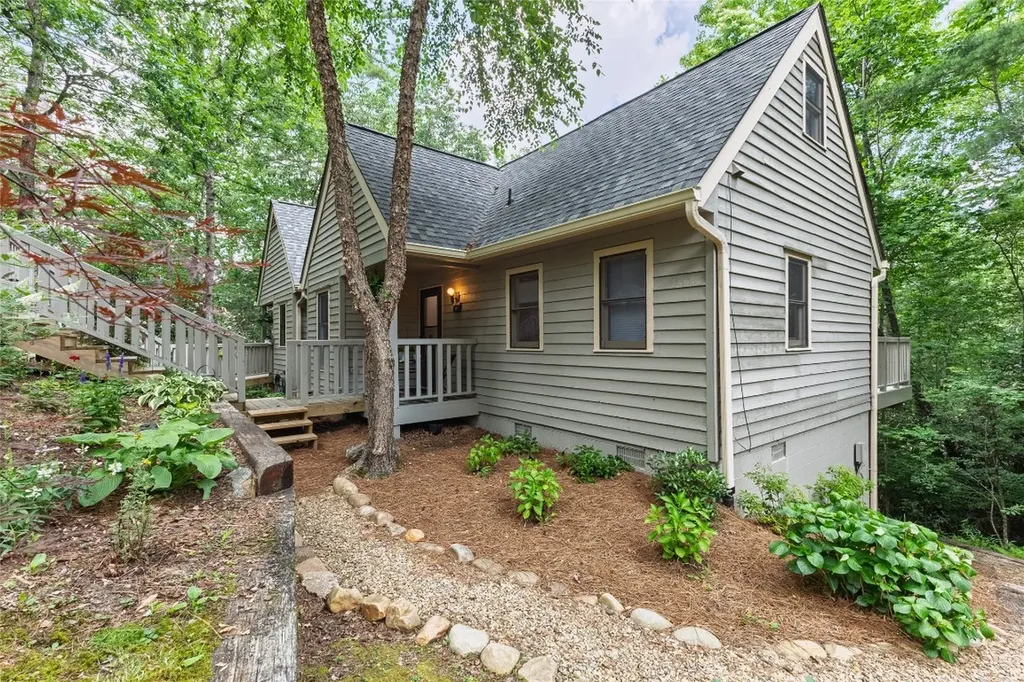 49 Kiwi Lane Sapphire NC 28774