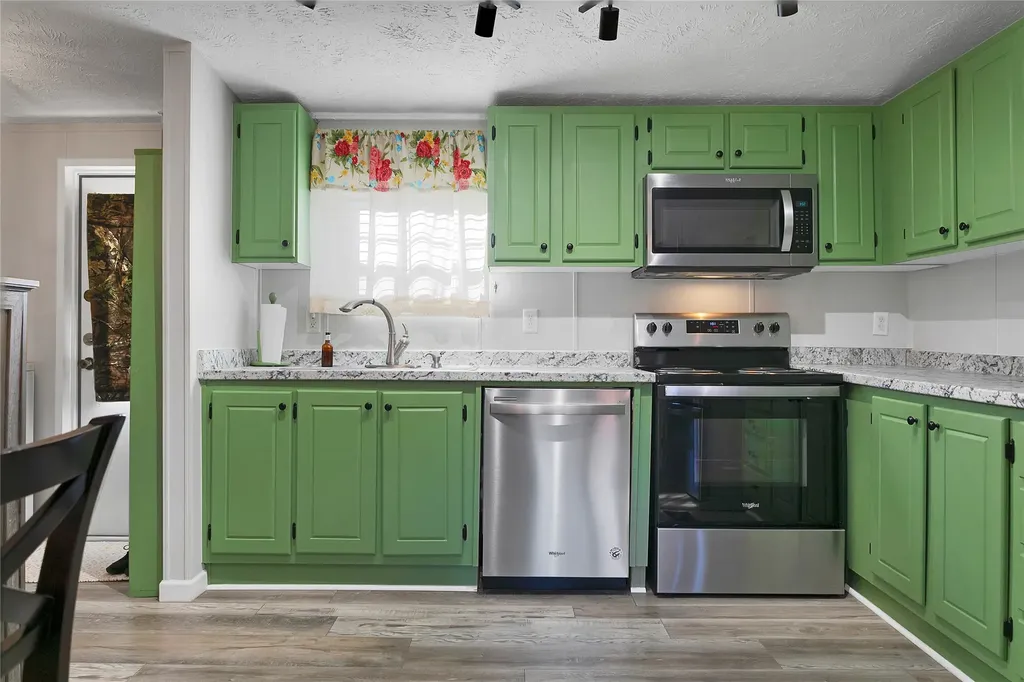 33 N Shadow Run Balsam Grove NC 28708