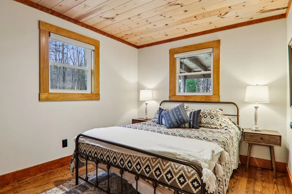408 Little Elbow Mountain Road Lake Toxaway NC 28747