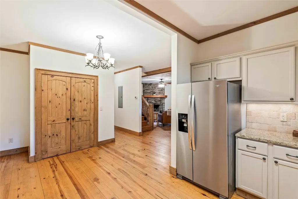 41 W Lance Road Cashiers NC 28717