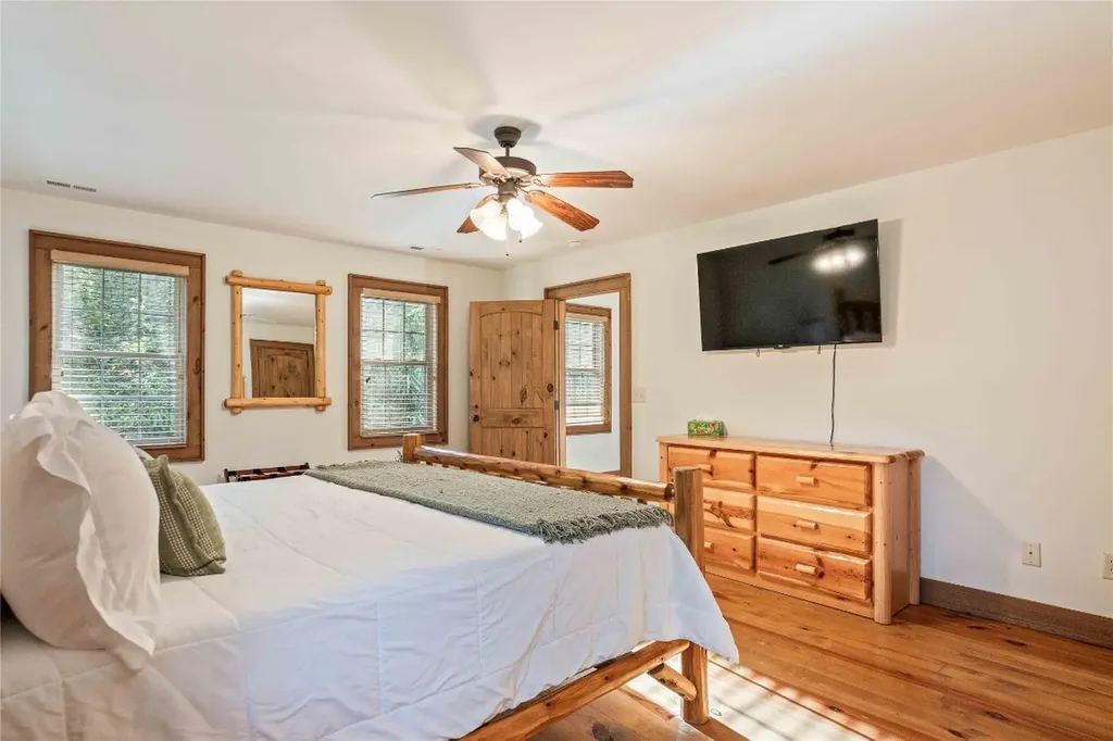 41 W Lance Road Cashiers NC 28717