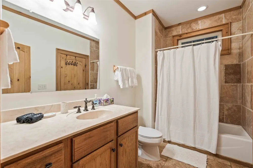 41 W Lance Road Cashiers NC 28717