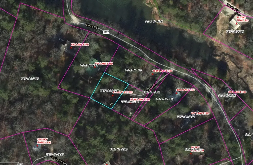 41 W Lance Road Cashiers NC 28717