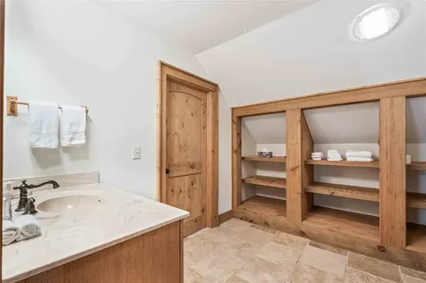 41 W Lance Road Cashiers NC 28717