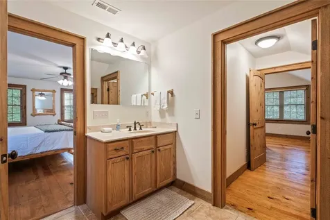 41 W Lance Road Cashiers NC 28717