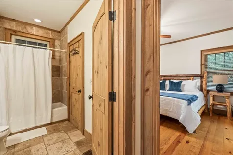 41 W Lance Road Cashiers NC 28717