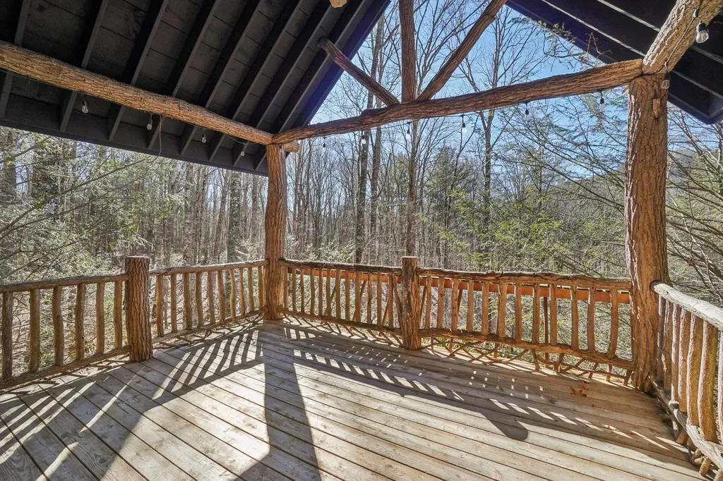 102 Knobster Way Glenville NC 28736