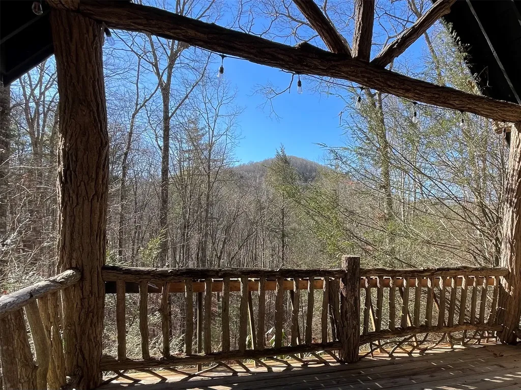 102 Knobster Way Glenville NC 28736