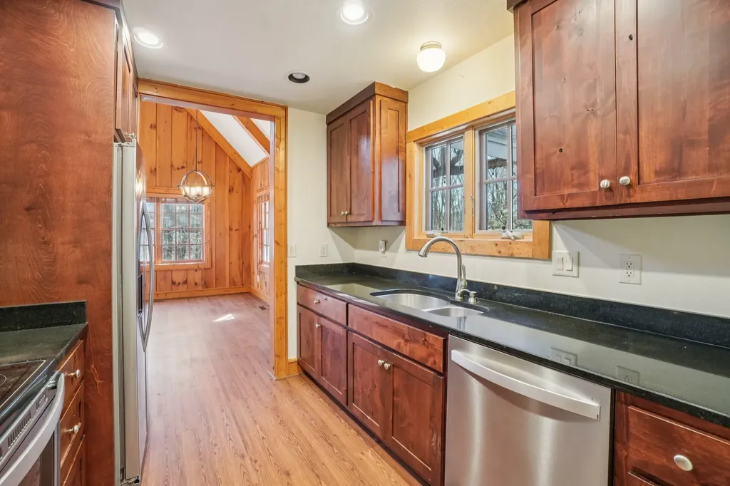 102 Knobster Way Glenville NC 28736