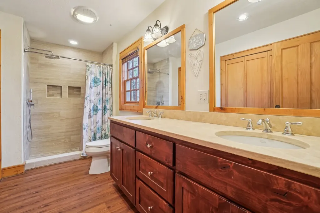 102 Knobster Way Glenville NC 28736