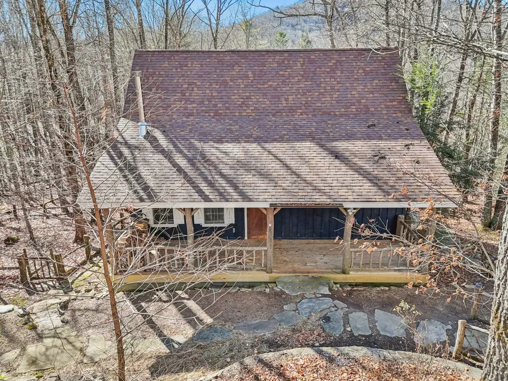 102 Knobster Way Glenville NC 28736