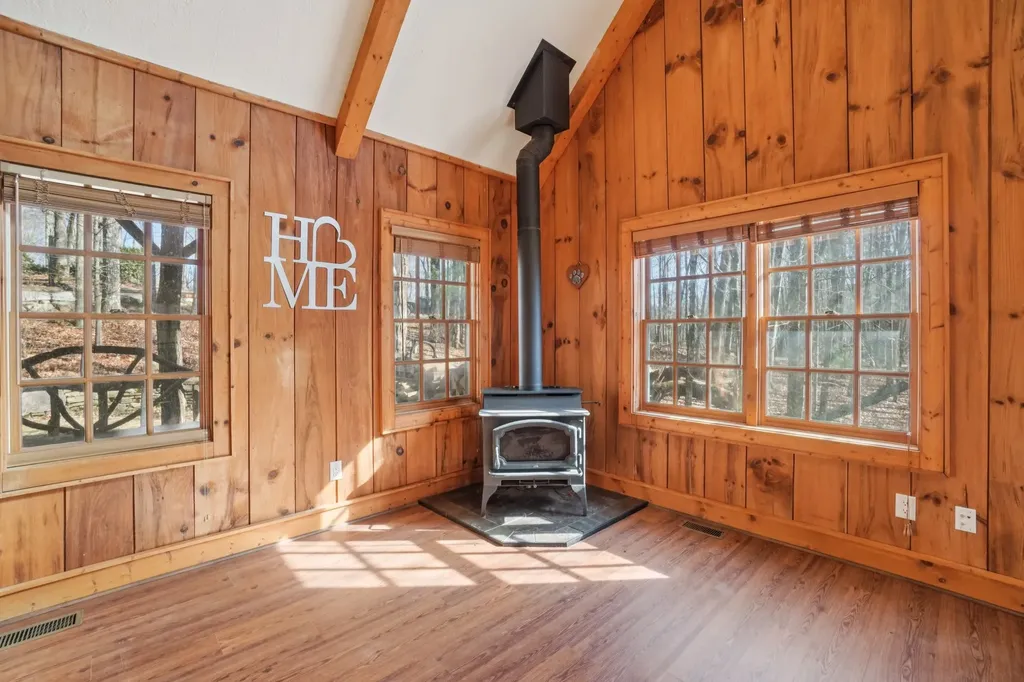 102 Knobster Way Glenville NC 28736