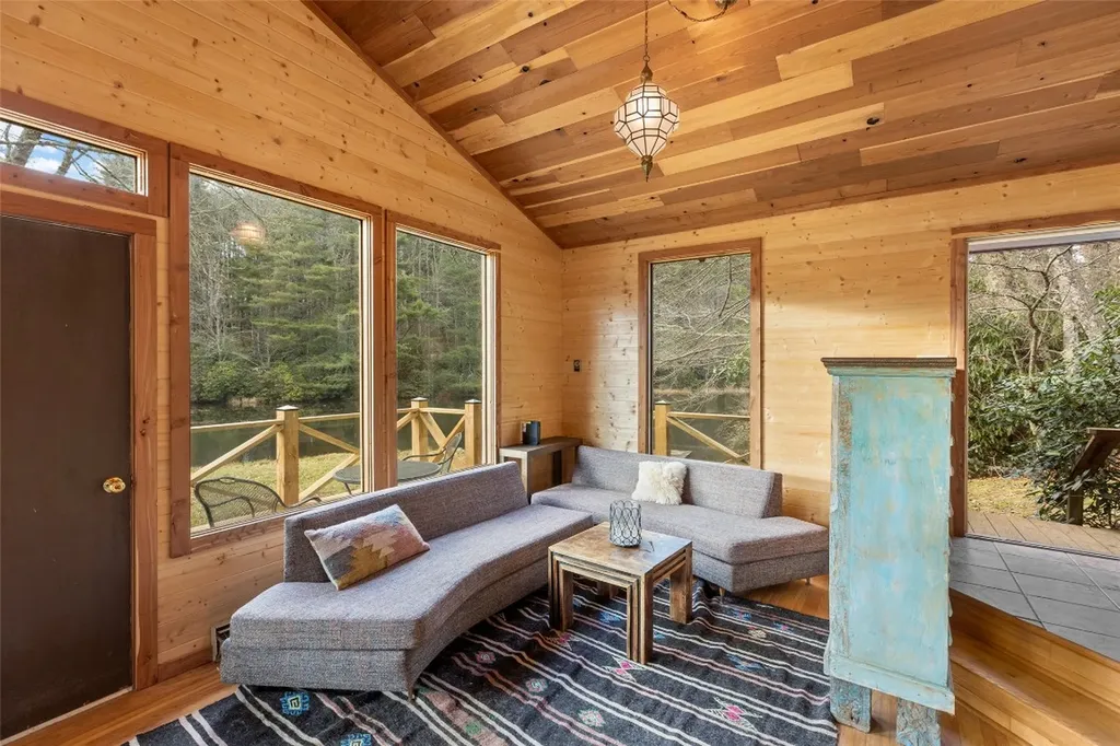 24 Flintlock Road Cullowhee NC 28723