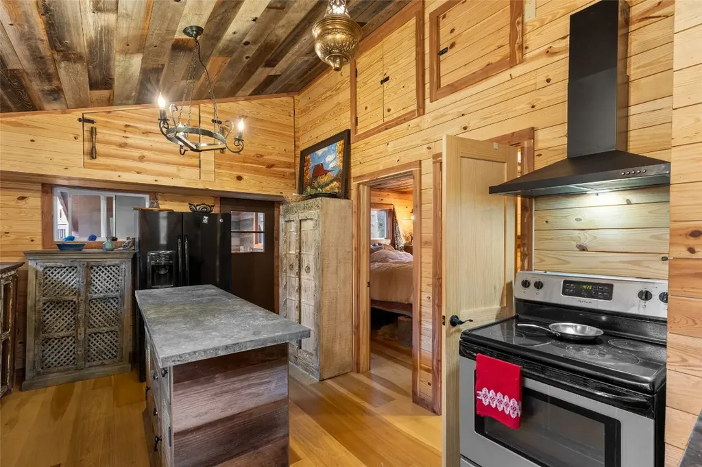 24 Flintlock Road Cullowhee NC 28723