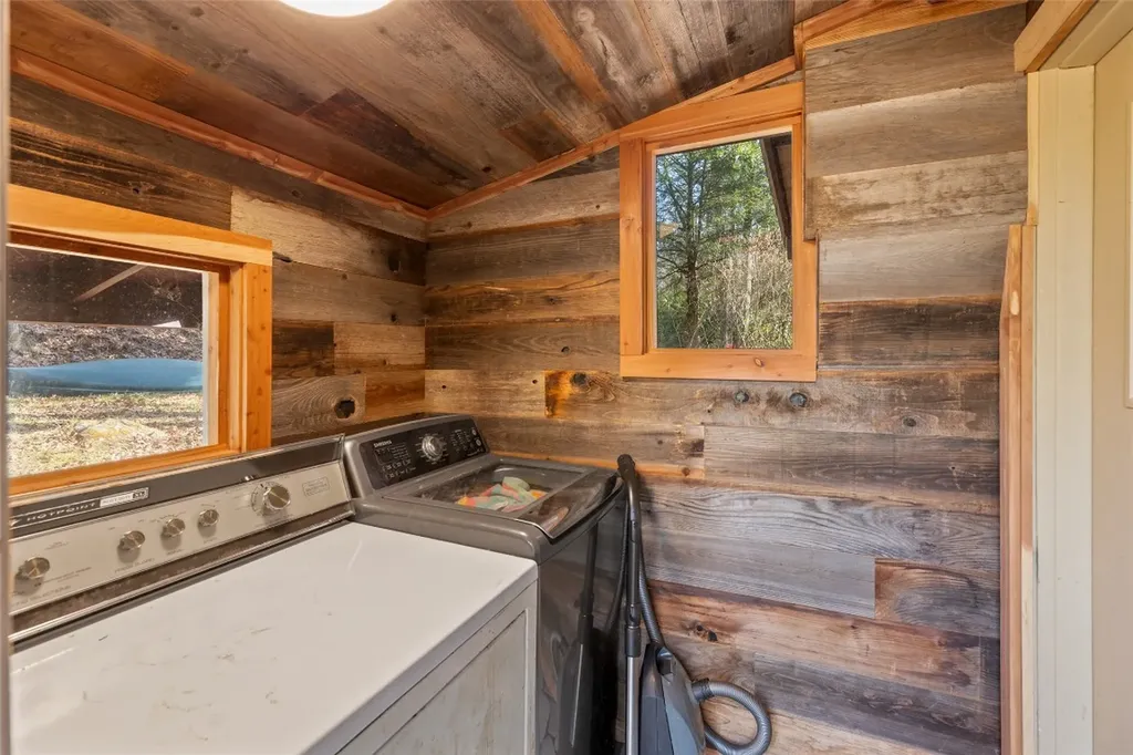 24 Flintlock Road Cullowhee NC 28723