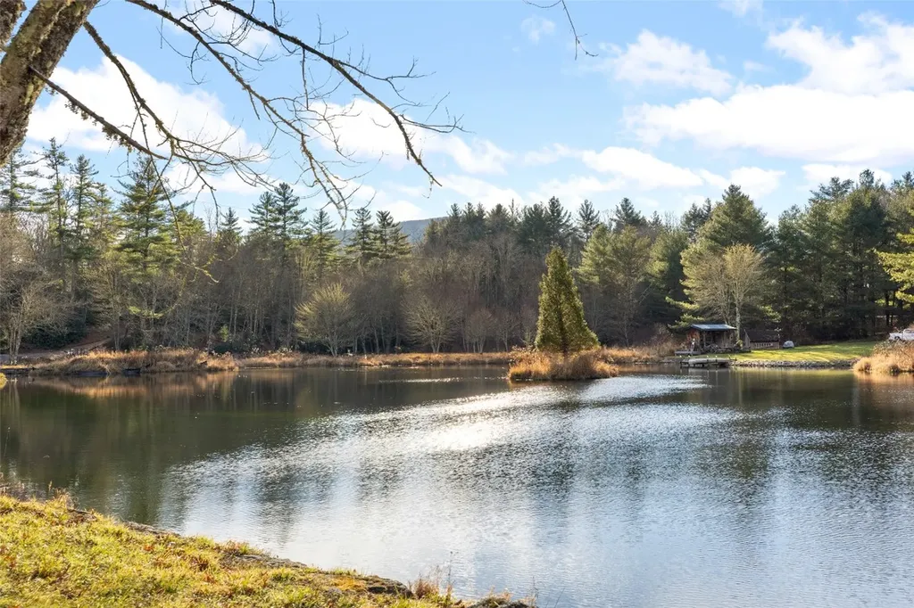 24 Flintlock Road Cullowhee NC 28723