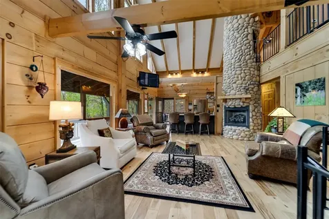 325 Garden Flats Franklin NC 28734