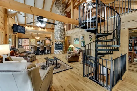 325 Garden Flats Franklin NC 28734