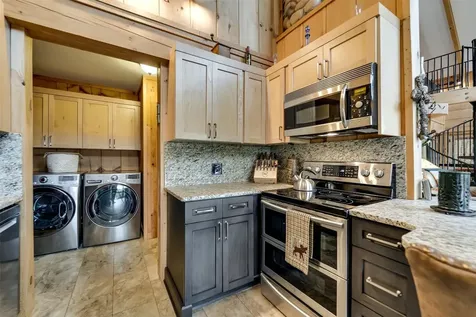 325 Garden Flats Franklin NC 28734