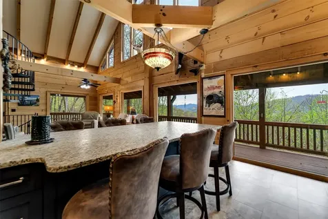 325 Garden Flats Franklin NC 28734