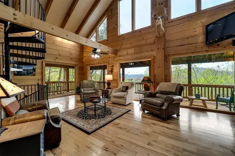 325 Garden Flats Franklin NC 28734