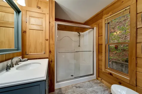 325 Garden Flats Franklin NC 28734