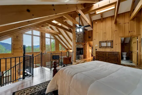 325 Garden Flats Franklin NC 28734