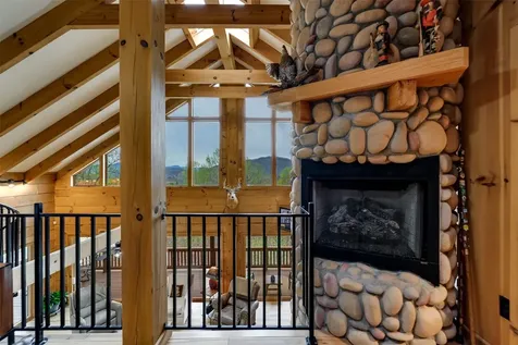 325 Garden Flats Franklin NC 28734