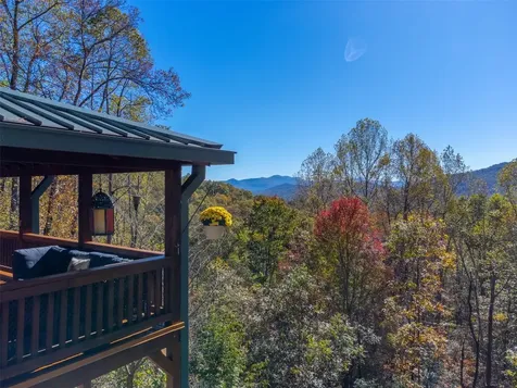 325 Garden Flats Franklin NC 28734