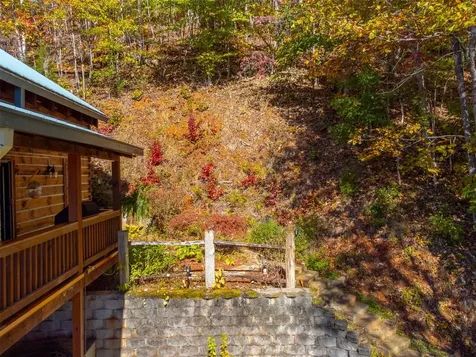 325 Garden Flats Franklin NC 28734