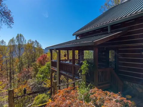 325 Garden Flats Franklin NC 28734