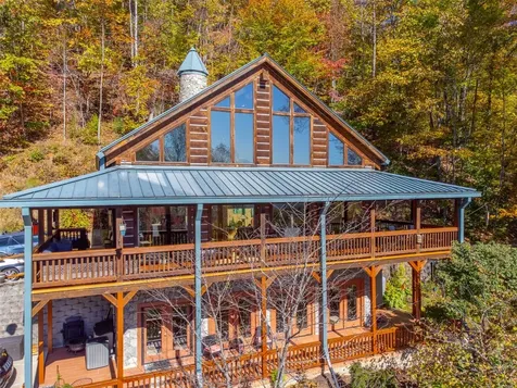 325 Garden Flats Franklin NC 28734