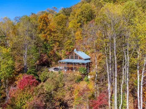 325 Garden Flats Franklin NC 28734