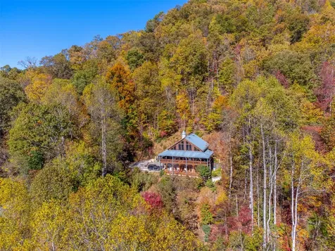 325 Garden Flats Franklin NC 28734