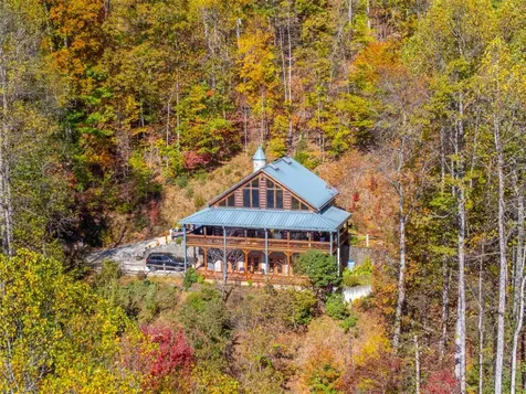 325 Garden Flats Franklin NC 28734