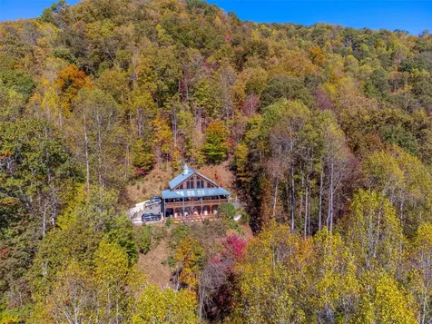 325 Garden Flats Franklin NC 28734