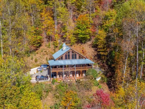 325 Garden Flats Franklin NC 28734