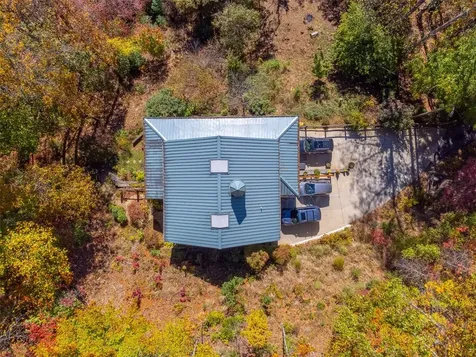 325 Garden Flats Franklin NC 28734