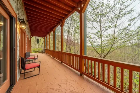 325 Garden Flats Franklin NC 28734