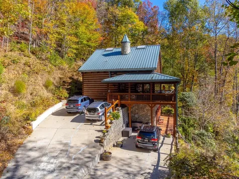 325 Garden Flats Franklin NC 28734