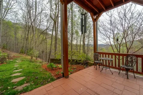 325 Garden Flats Franklin NC 28734