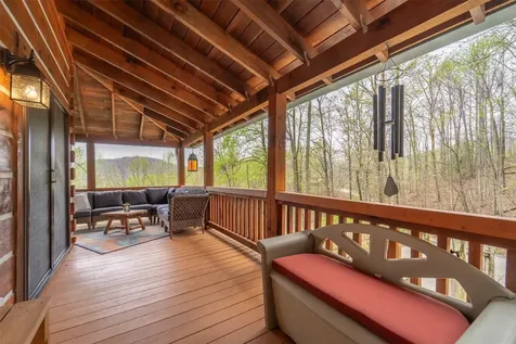 325 Garden Flats Franklin NC 28734