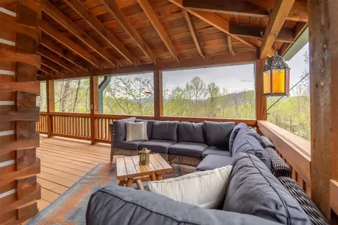 325 Garden Flats Franklin NC 28734