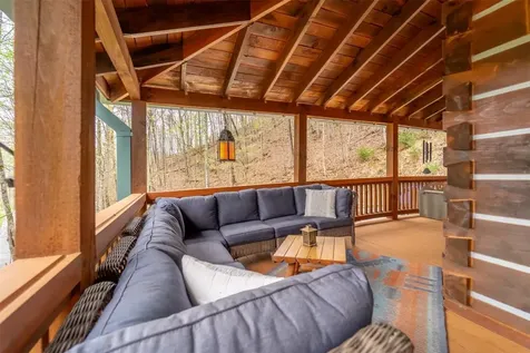 325 Garden Flats Franklin NC 28734