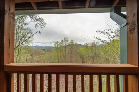 325 Garden Flats Franklin NC 28734