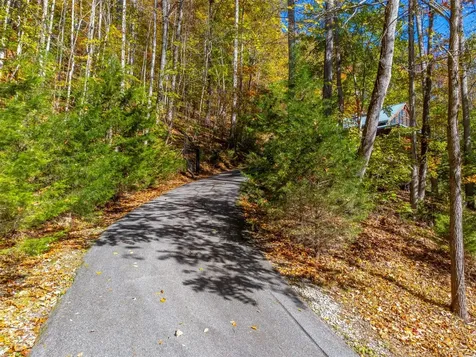 325 Garden Flats Franklin NC 28734